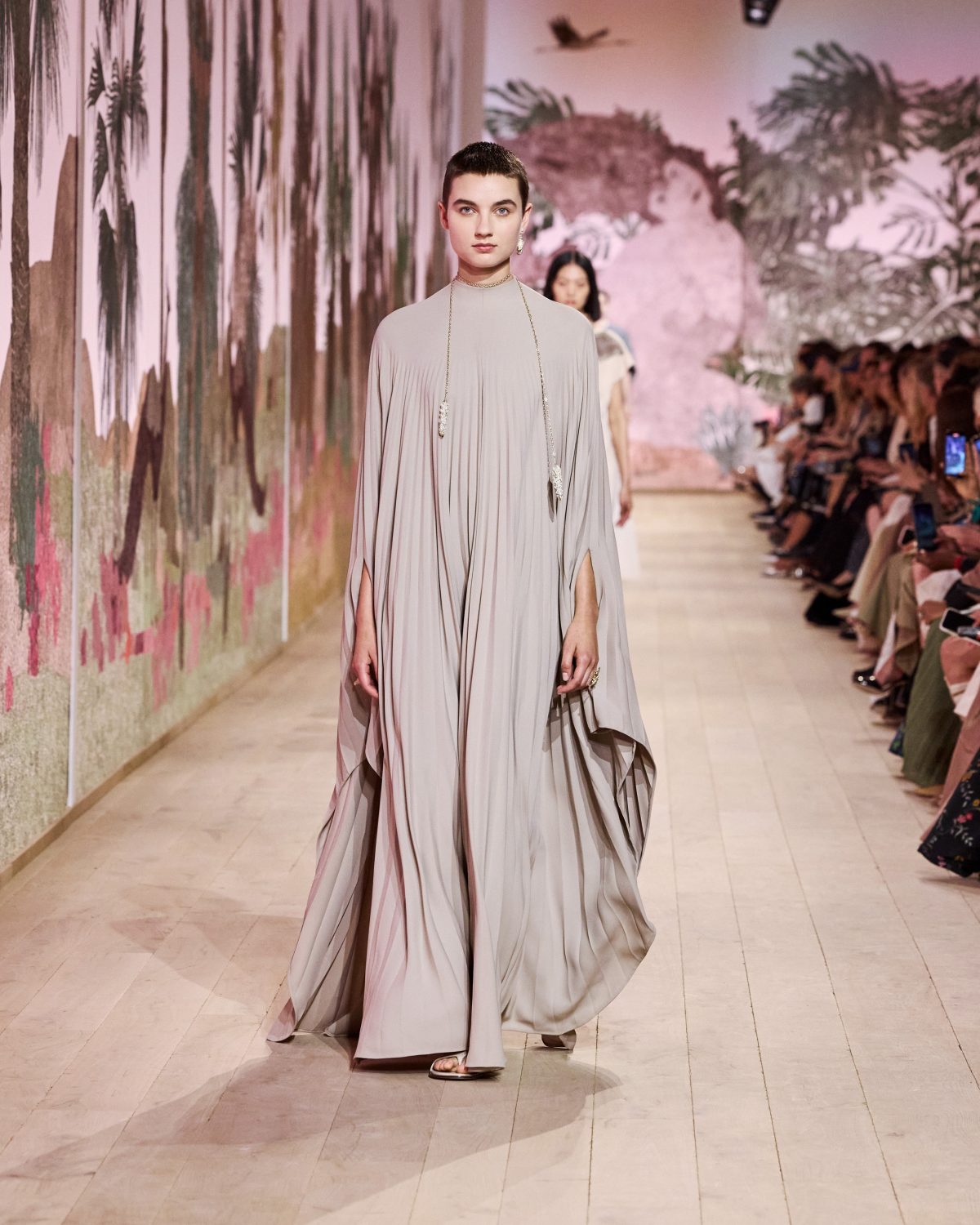 Galleria foto 'Dior, tra sottrazione e recupero di antiche maestrie' - foto 4