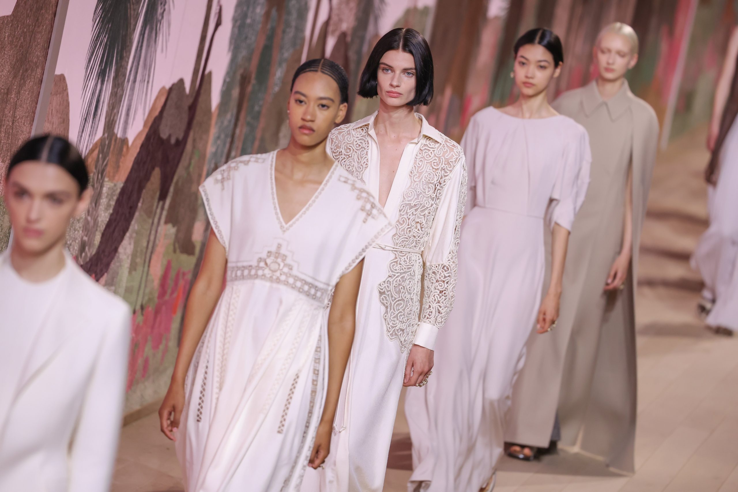 Dior, tra sottrazione e recupero di antiche maestrie