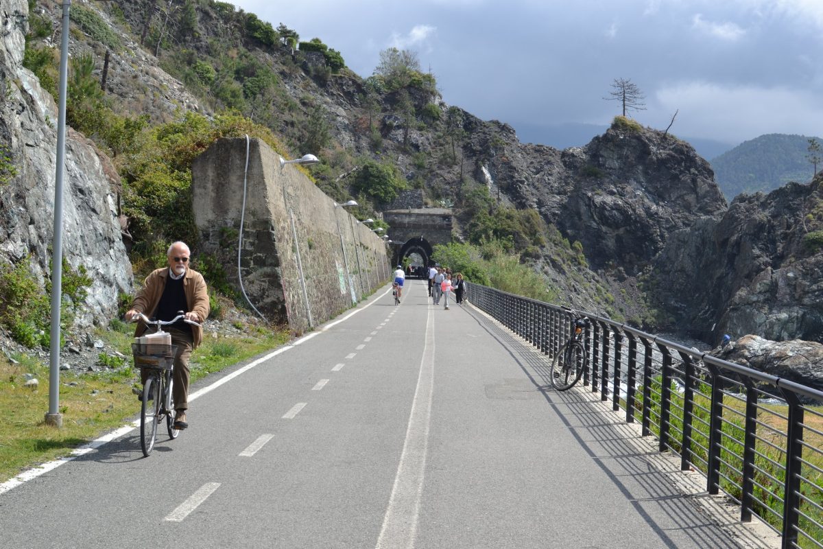 Galleria foto 'Le migliori«piste» accessibili a tutti in bicicletta' - foto 11