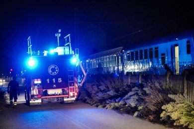 Torino, treno travolge operai al lavoro: 5 morti. Andava a 160 km orari