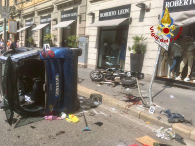 Ciclista coinvolta in incidente stradale a Milano: è in prognosi riservata