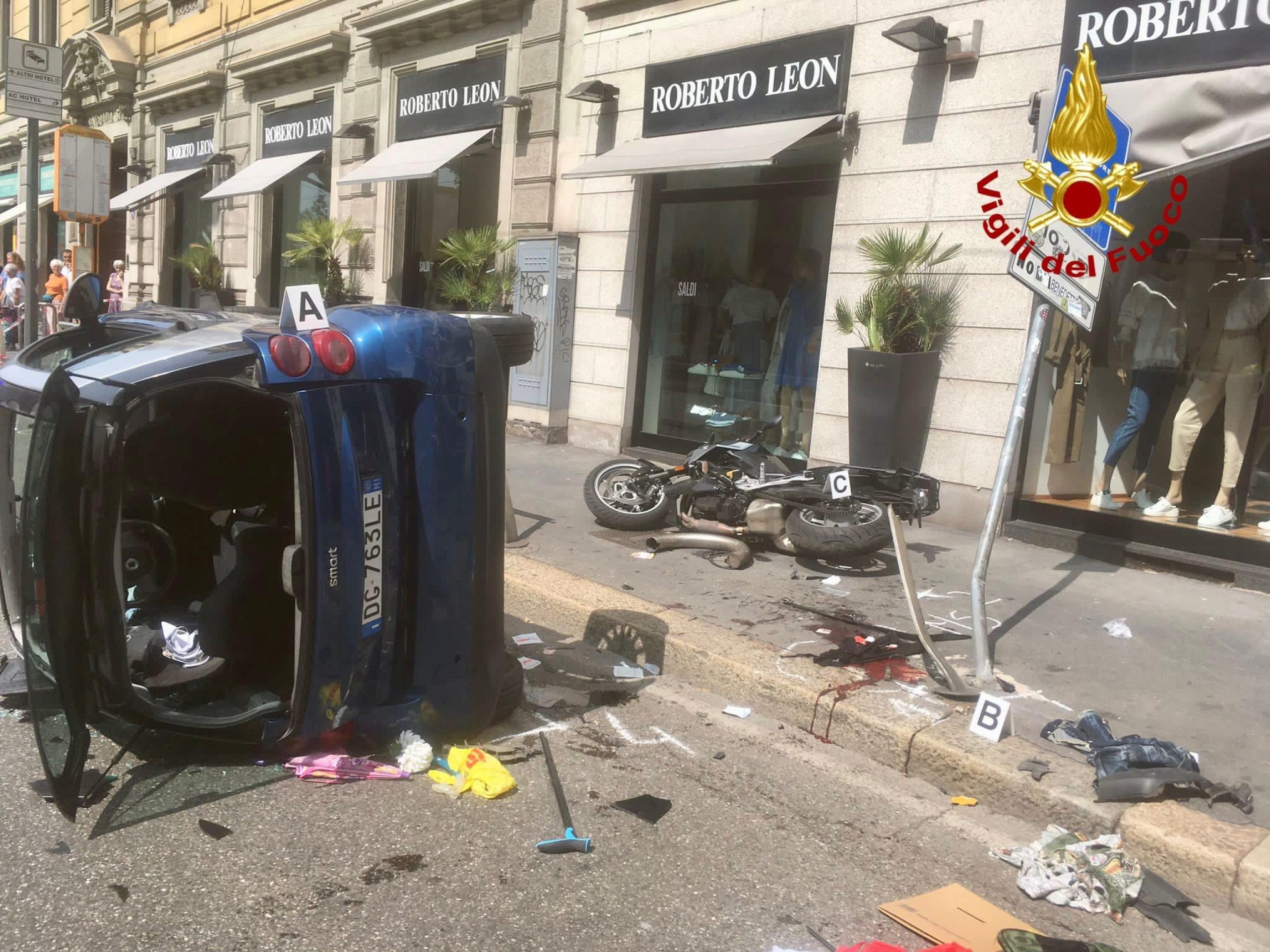 Ciclista coinvolta in incidente stradale a Milano: è in prognosi riservata Ciclista coinvolta in incidente stradale a Milano: è in prognosi riservata