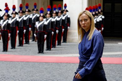 Meloni: «Nessuna area in Italia può essere considerata fuori dalla giurisdizione delle forze dell’ordine»