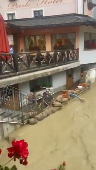 Maltempo Sondrio, esonda torrente Frodolfo a Santa Caterina Valfurva | video