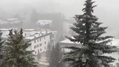 Sestriere, prima nevicata ad agosto I video