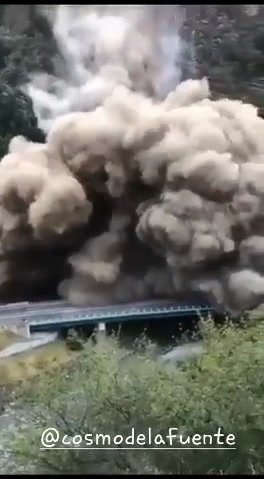 Francia, frana a Modane sull’autostrada all’uscita dal Frejus I video