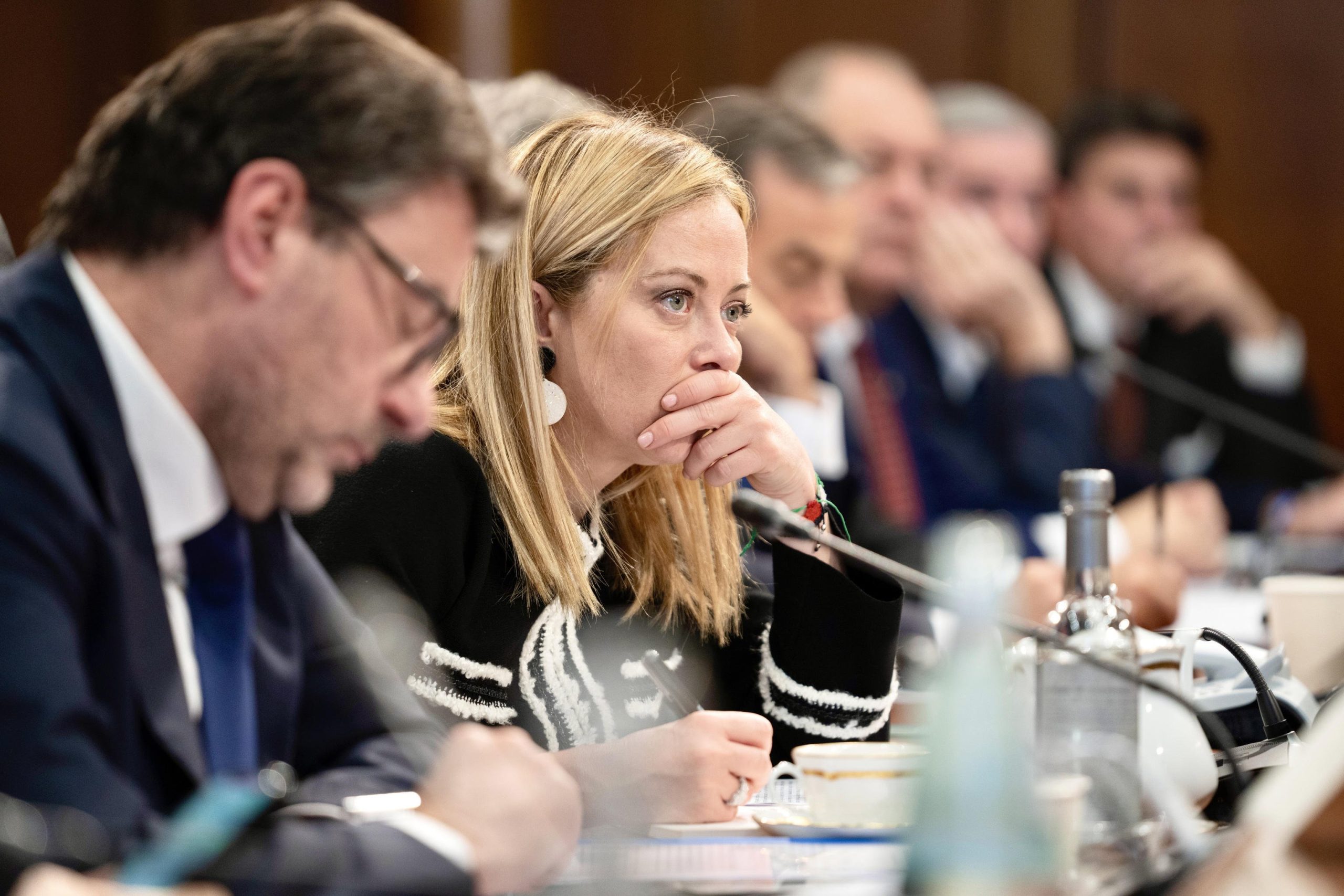 Dopo la tassa sugli extra profitti, ora il governo guarda agli NPL