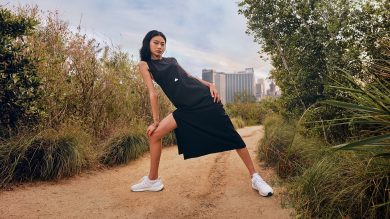 Social trend: le sneakers che accompagnano i midi dress