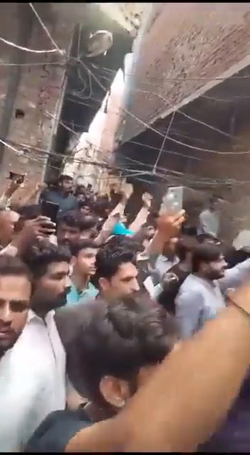 Pakistan: islamici assaltano e bruciano chiese cristiane