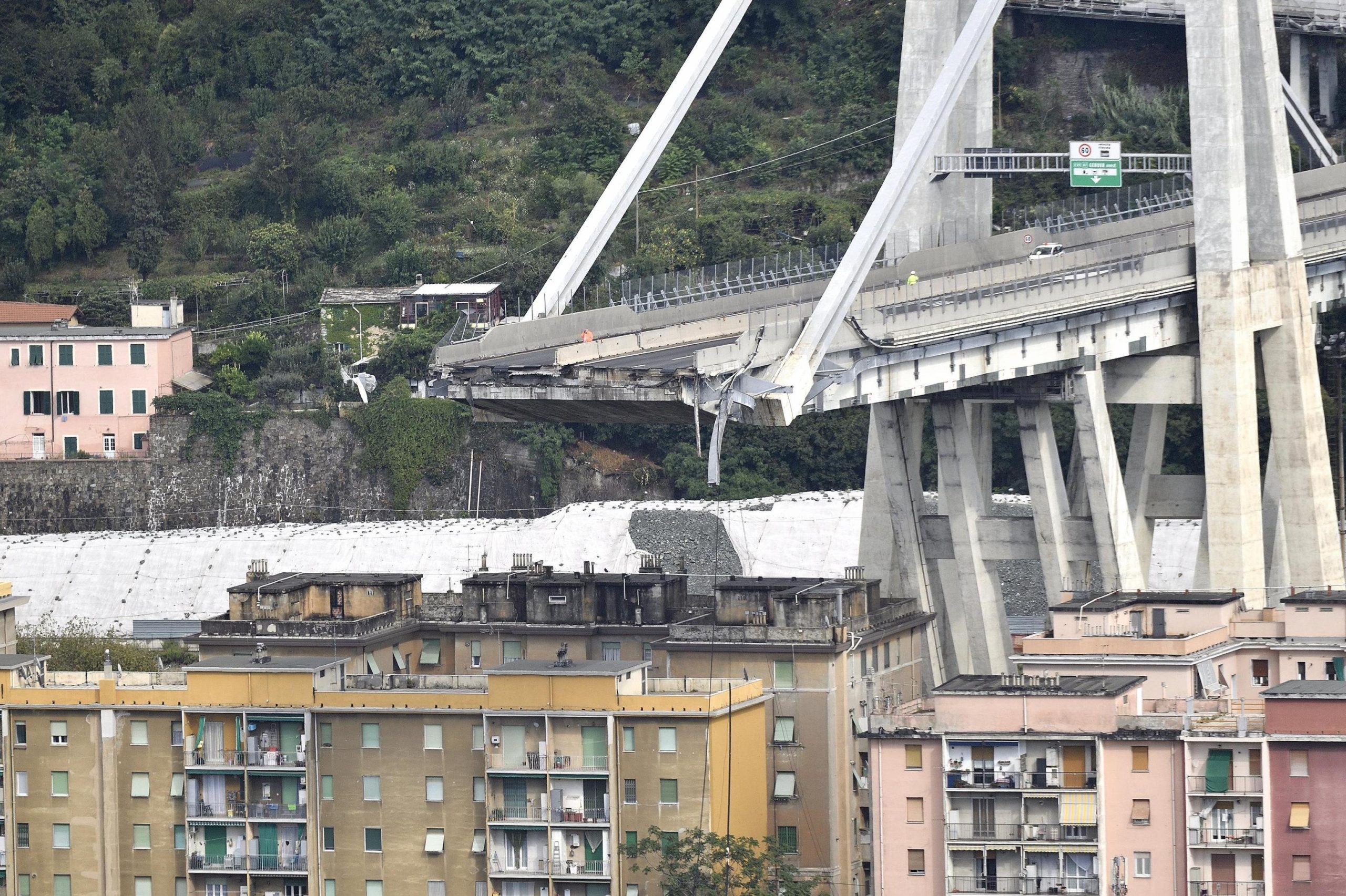 Mattarella: «La manutenzione del Ponte Morandi una responsabilità indeclinabile»