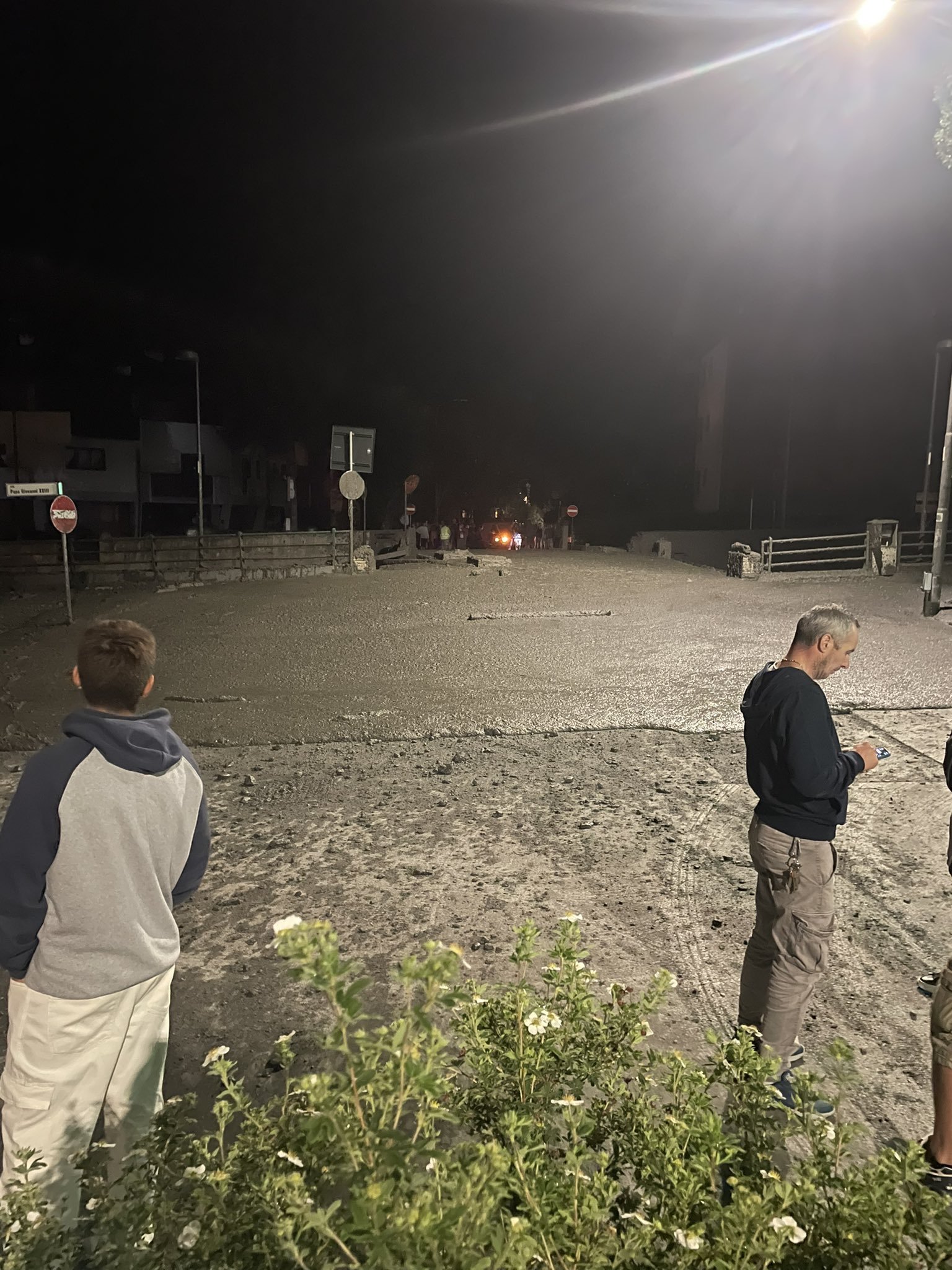 Bardonecchia: torrente esonda dopo una frana. Rintracciati i 5 dispersi Bardonecchia: torrente esonda dopo una frana. Rintracciati i 5 dispersi