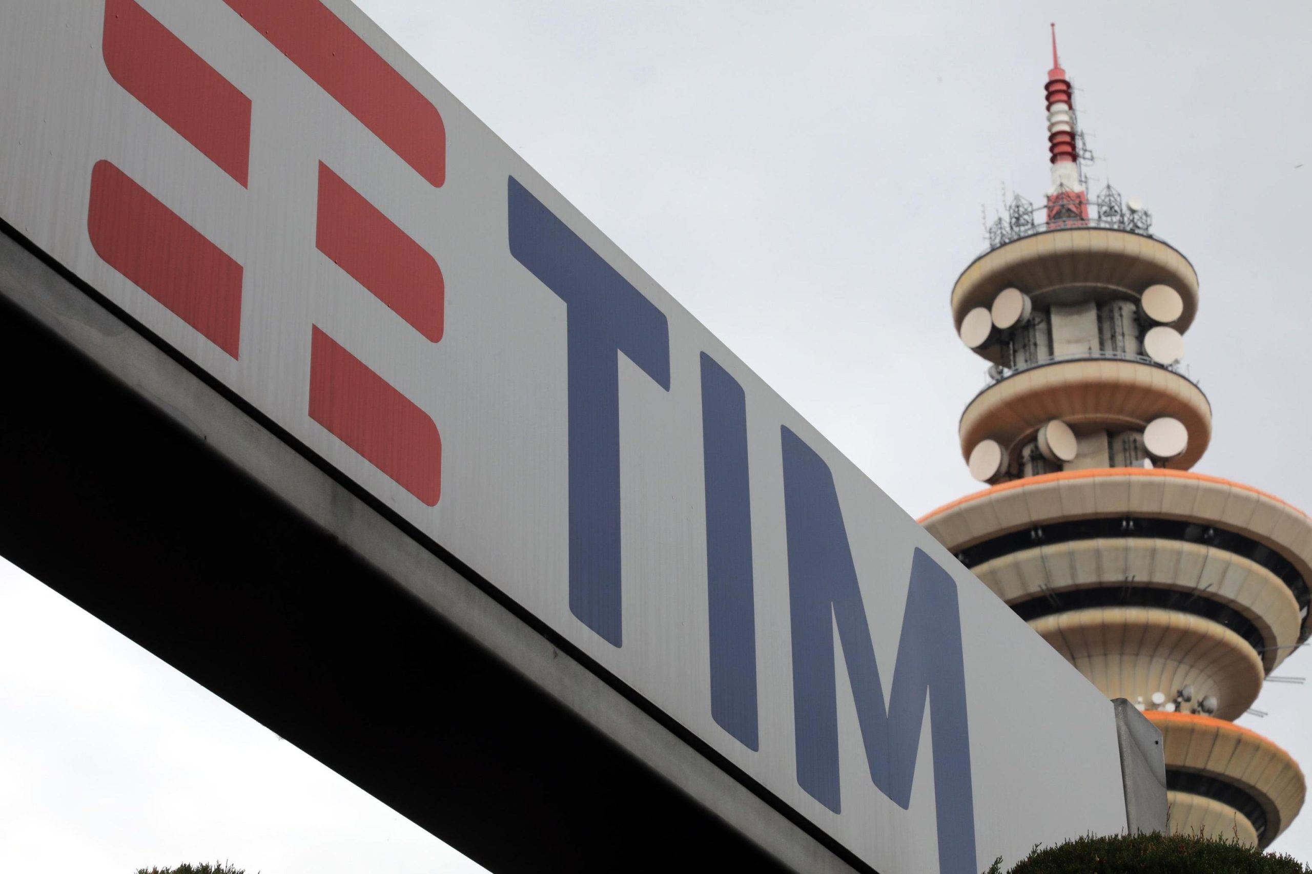 Tim: il Mef entra in Netco con il 20%, resta l’incognita Vivendi