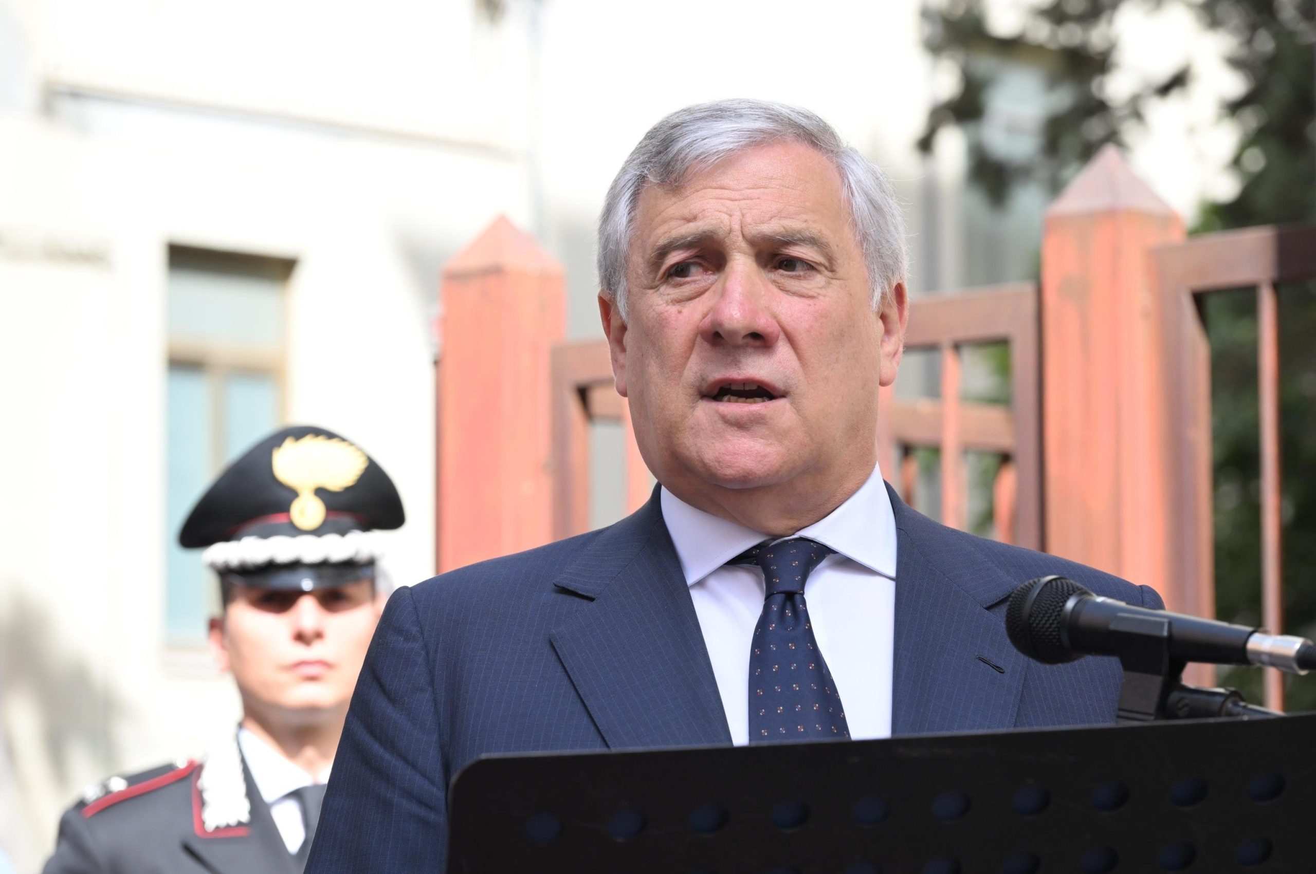 Niger, Tajani: «Volo speciale per gli italiani che vogliono tornare»