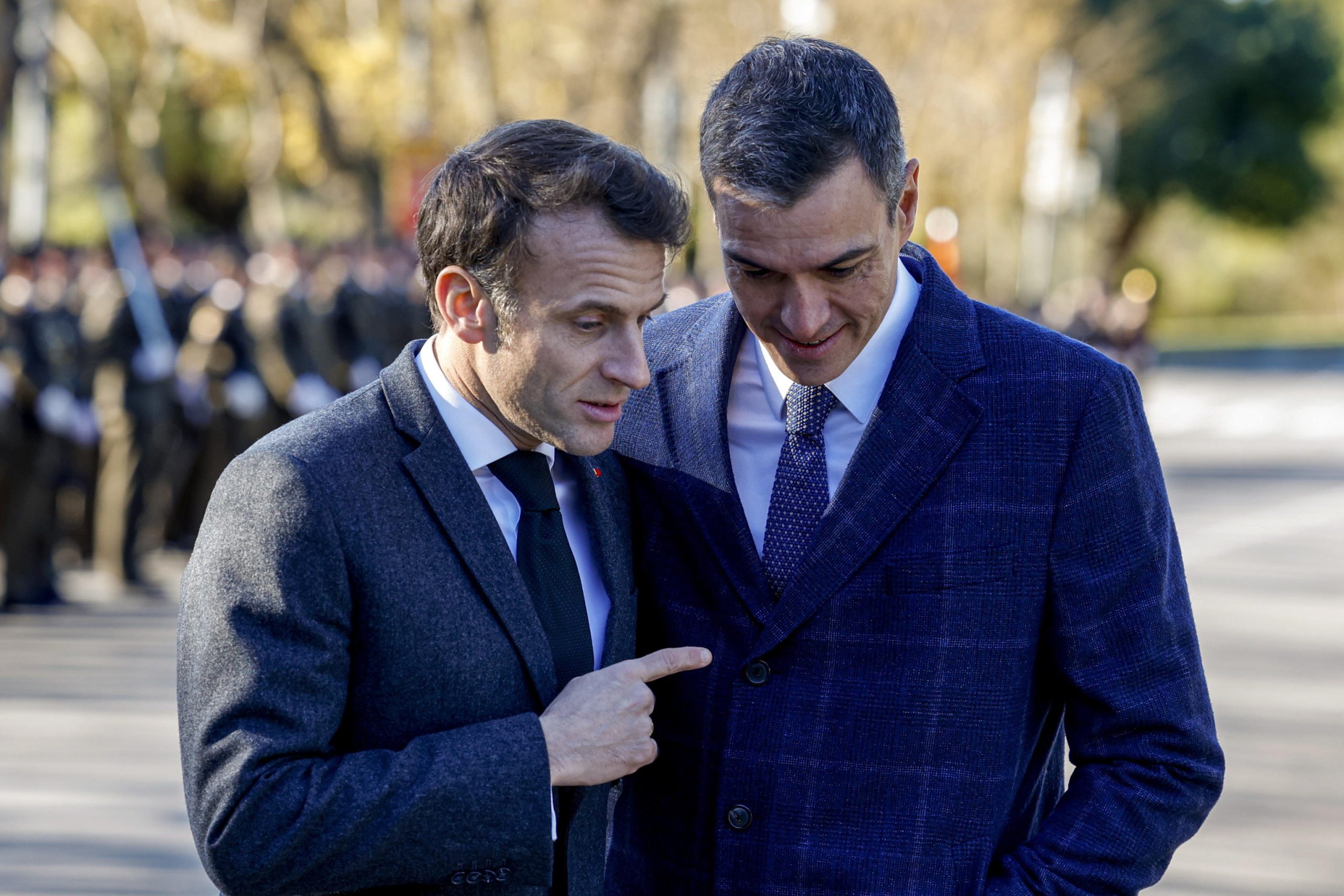 Sinistra contro Salvini sul condono edilizio ma il vero voto di scambio è in Spagna e Francia