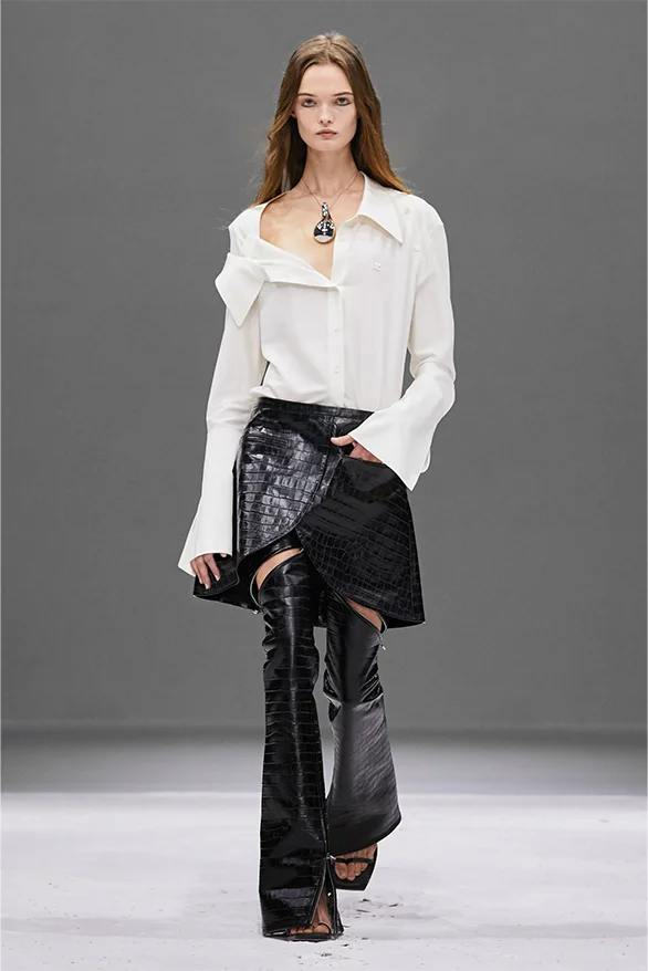 Le morbide silhouette di Courrèges e l’arte secondo Acne Studios Le morbide silhouette di Courrèges e l’arte secondo Acne Studios
