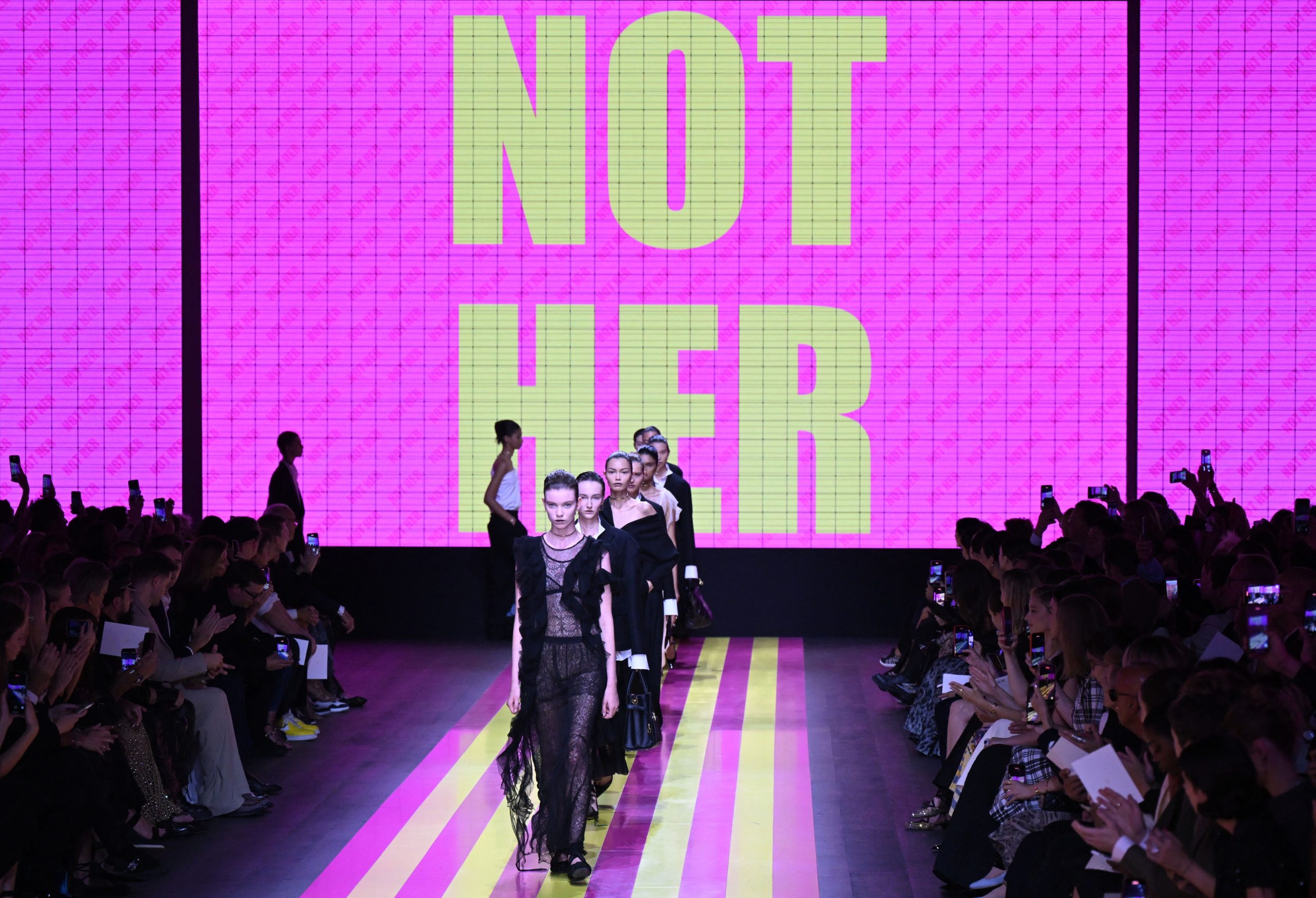 Le nuove Giovanna d’Arco di Dior, forti e femminili