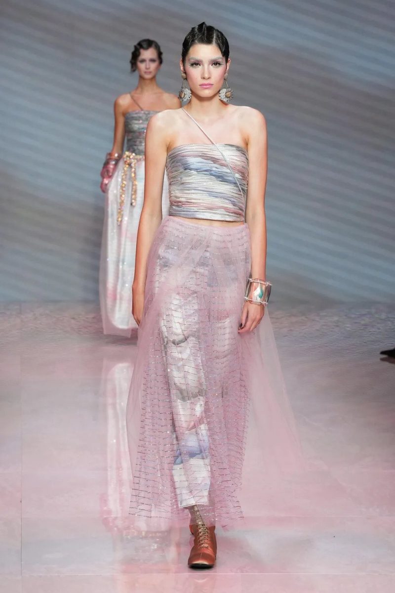 Giorgio Armani regala nuove vibrazioni per la prossima primavera estate 2024