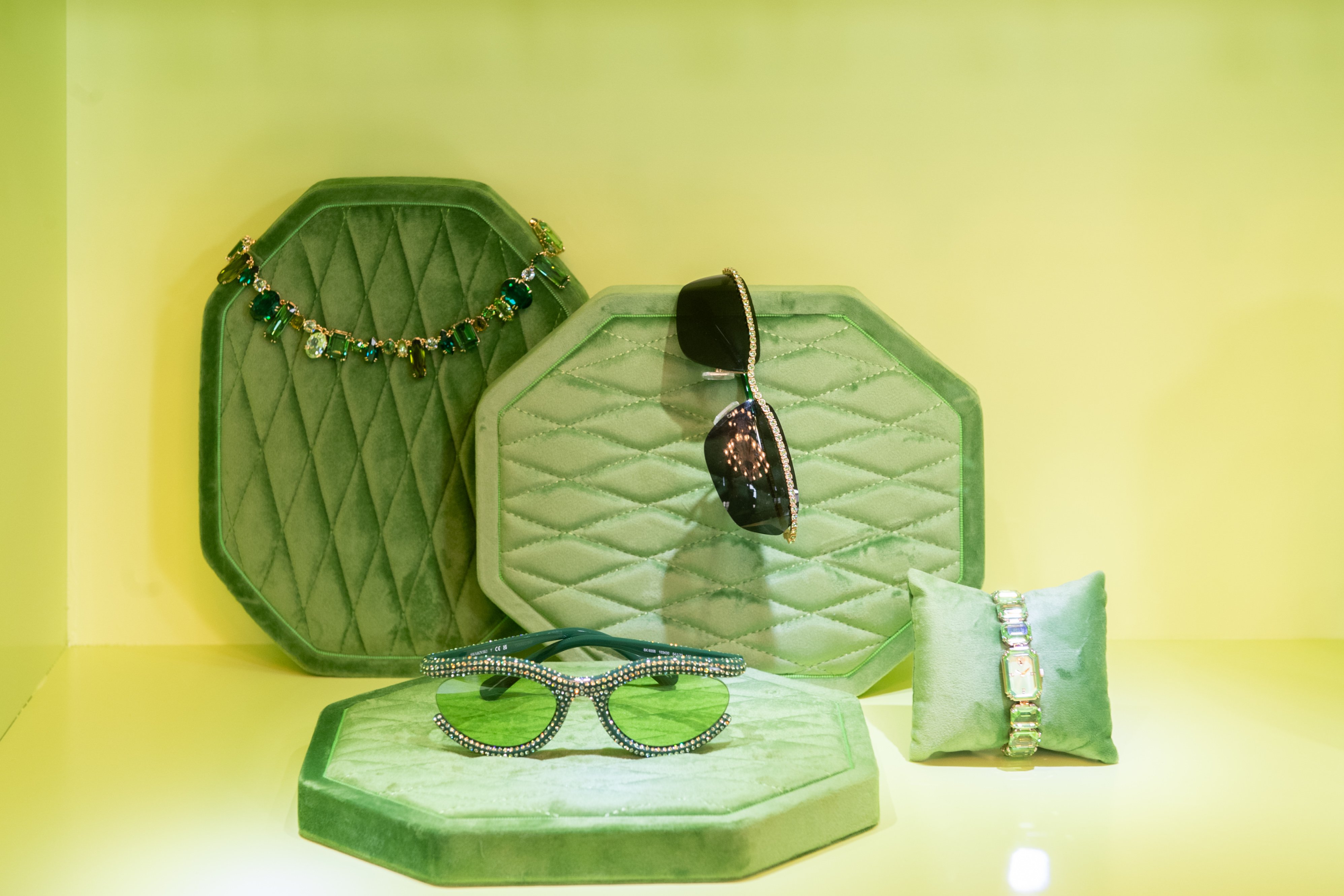 Swarovski lancia la sua nuova sfavillante collezione eyewear Swarovski lancia la sua nuova sfavillante collezione eyewear