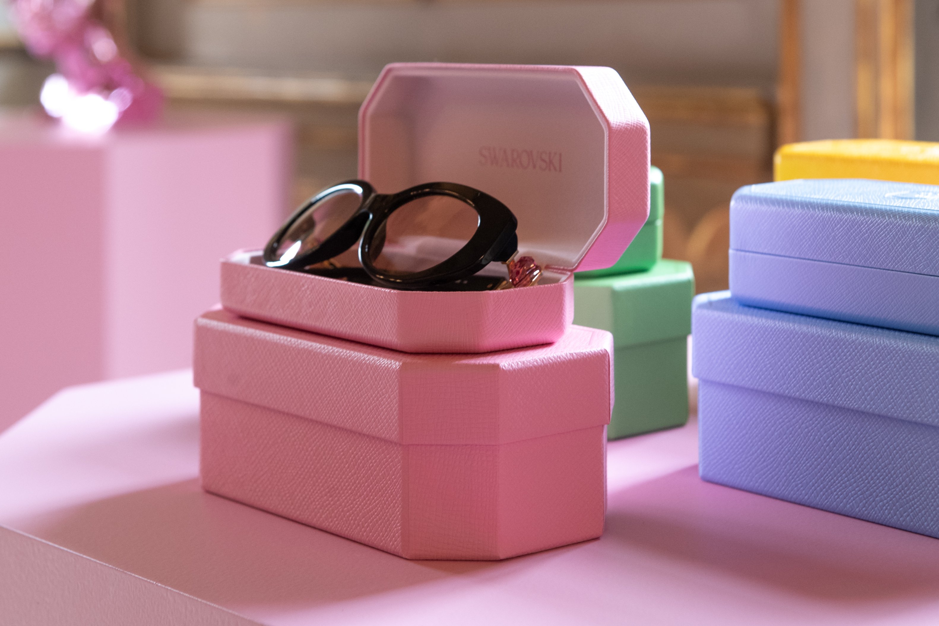 Swarovski lancia la sua nuova sfavillante collezione eyewear Swarovski lancia la sua nuova sfavillante collezione eyewear