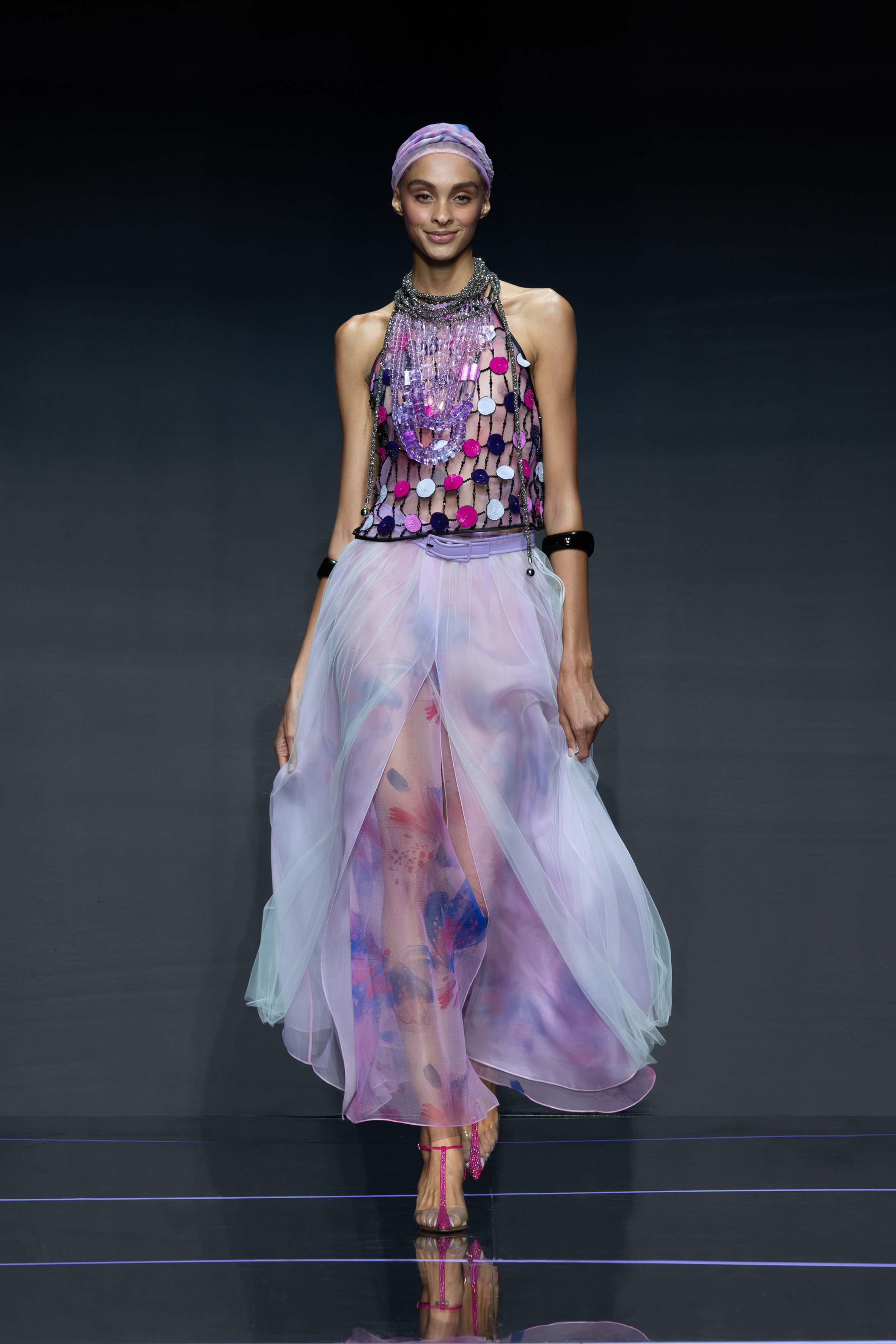 Emporio Armani, fra luccichii e colori confetto Emporio Armani, fra luccichii e colori confetto