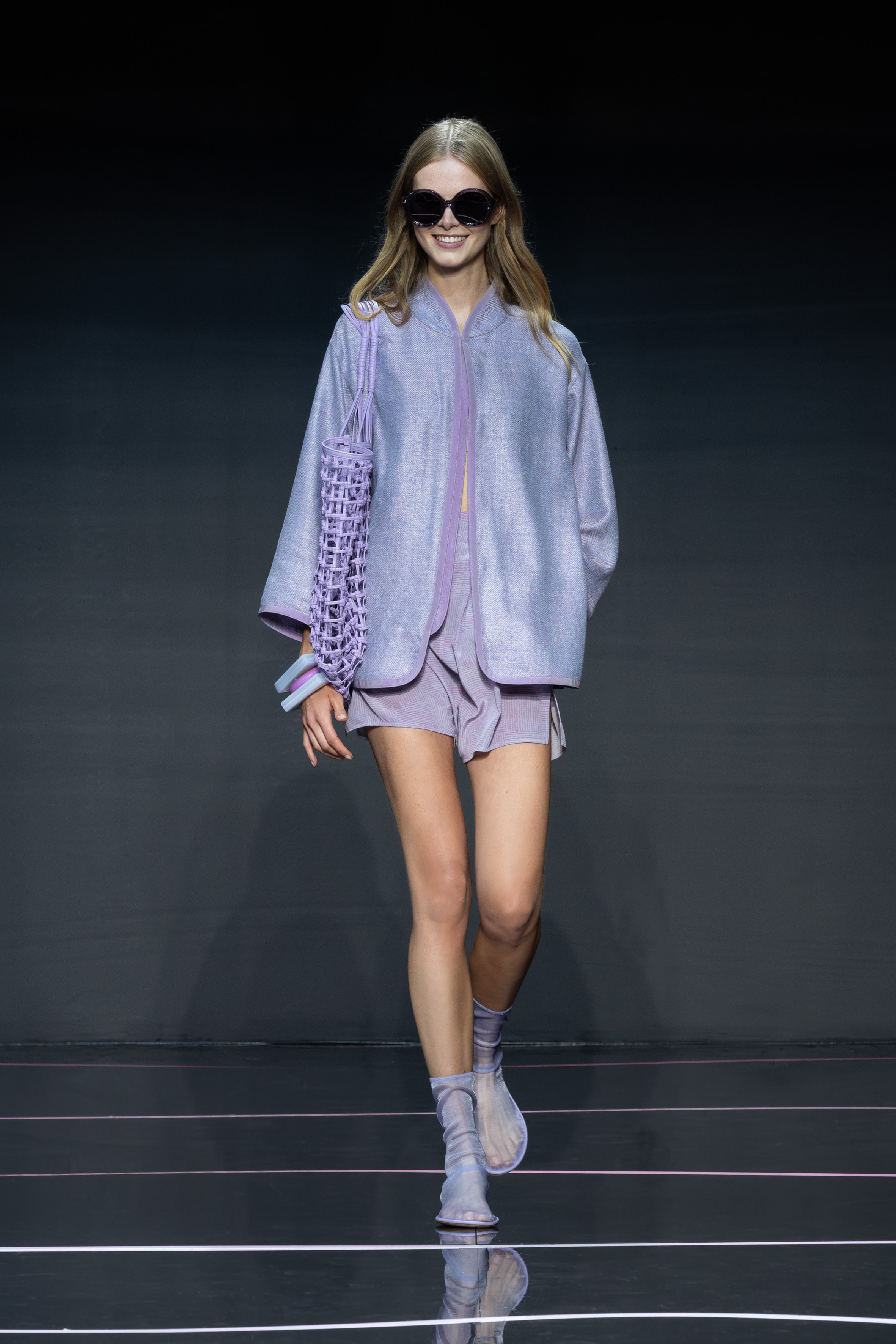 Emporio Armani, fra luccichii e colori confetto Emporio Armani, fra luccichii e colori confetto