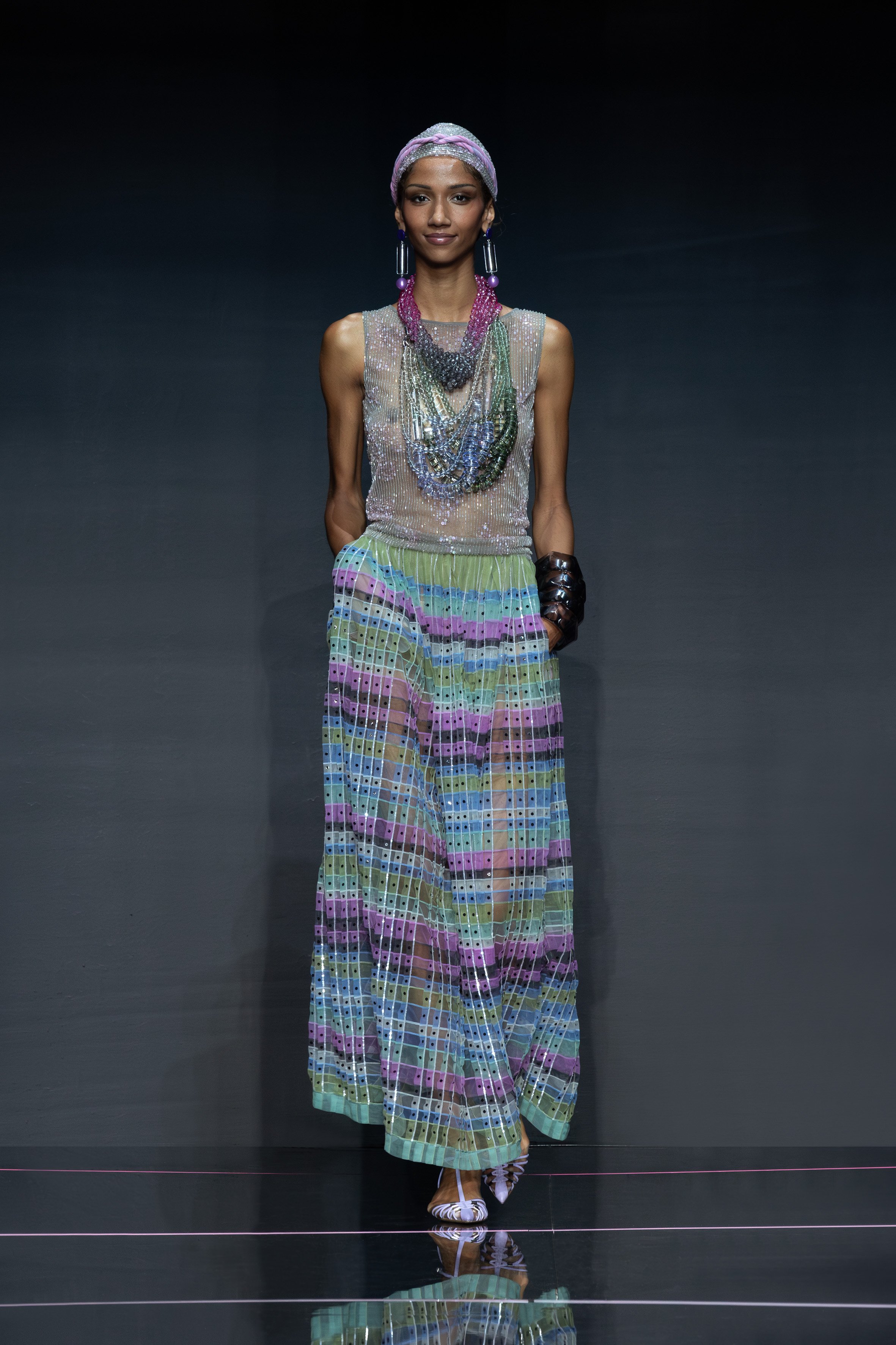 Emporio Armani, fra luccichii e colori confetto Emporio Armani, fra luccichii e colori confetto