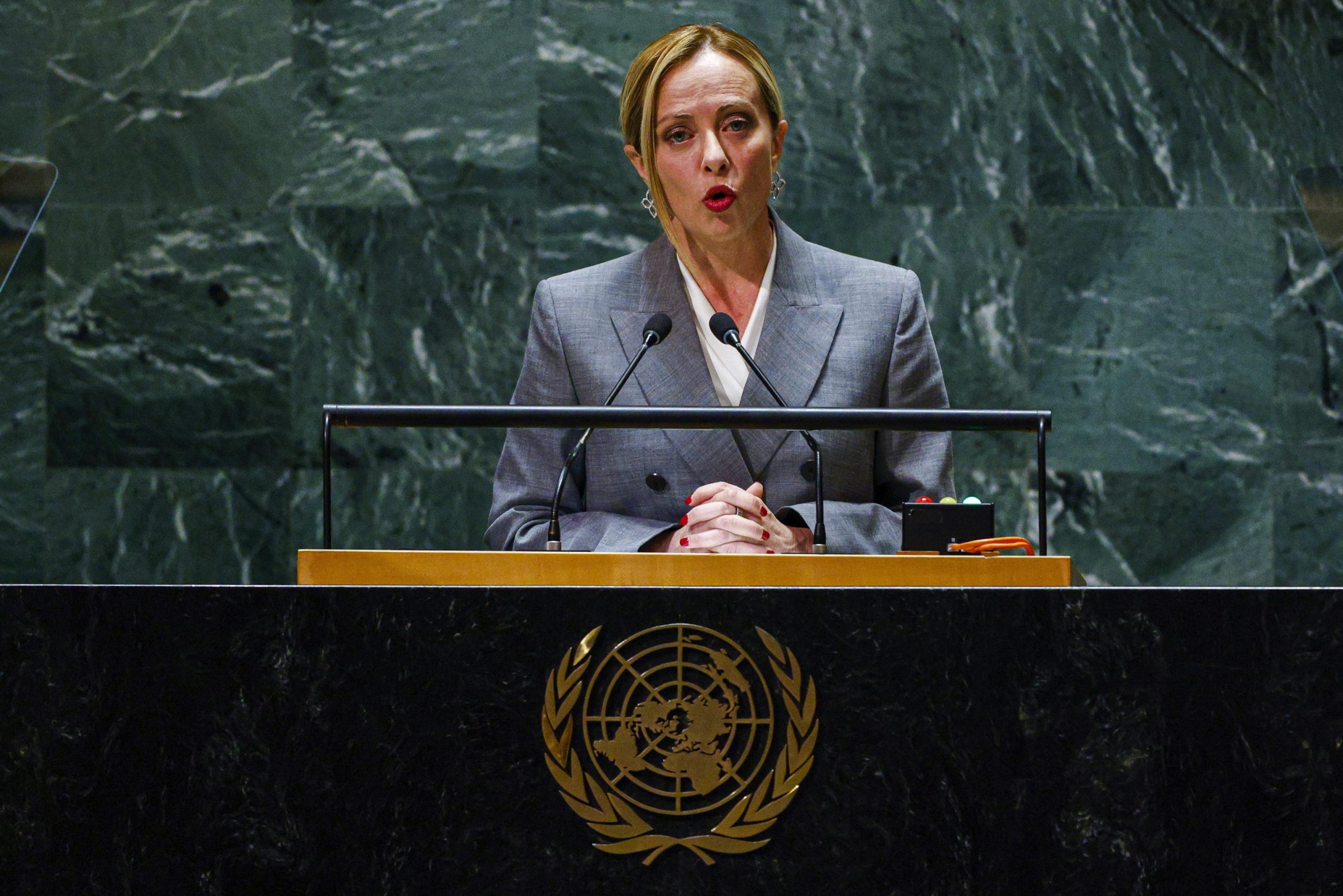 Meloni all’Onu: «Guerra totale ai trafficanti di migranti»