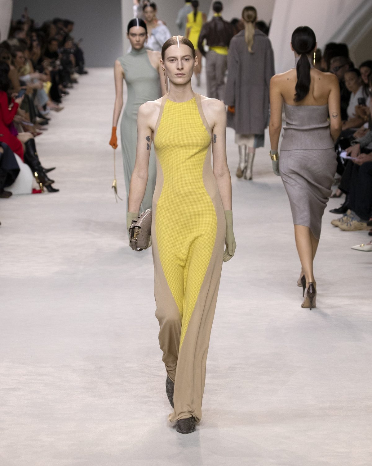 Galleria foto 'Lo stile libero romano di Fendi' - foto 9