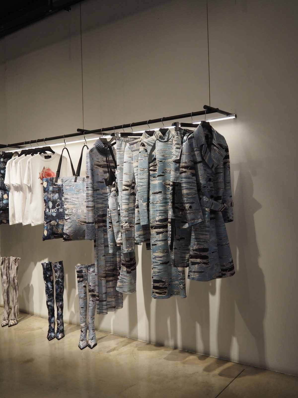 Galleria foto 'Le calzature di John Richmond inaugurano la Milano Fashion Week' - foto 2