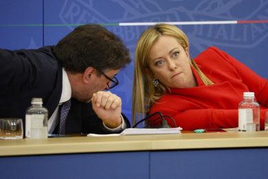 Giorgetti: «L’aumento dei tassi ha tolto 14 miliardi alla Manovra»