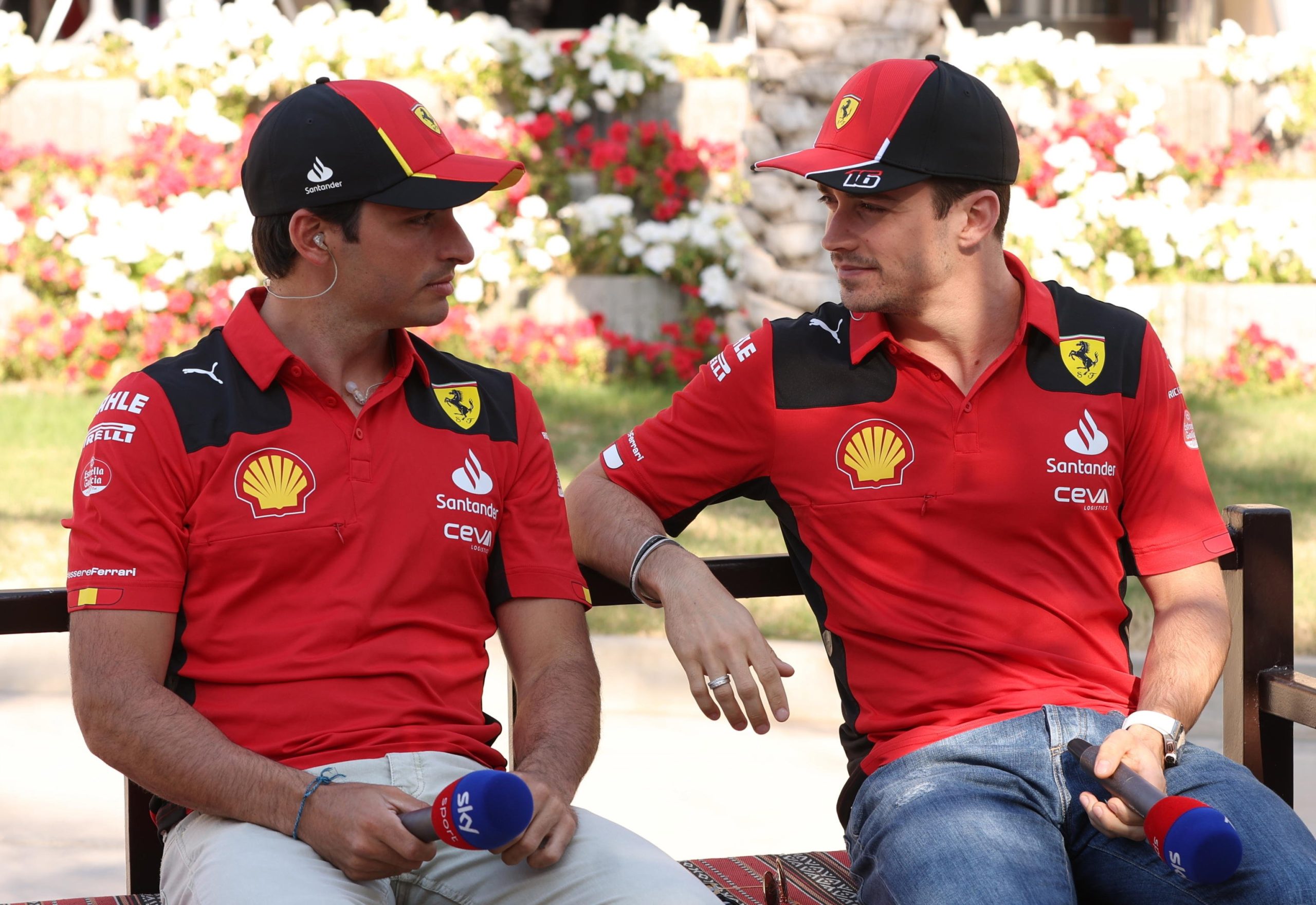 La Ferrari torna alla vittoria con Sainz che si prende il ruolo di prima guida