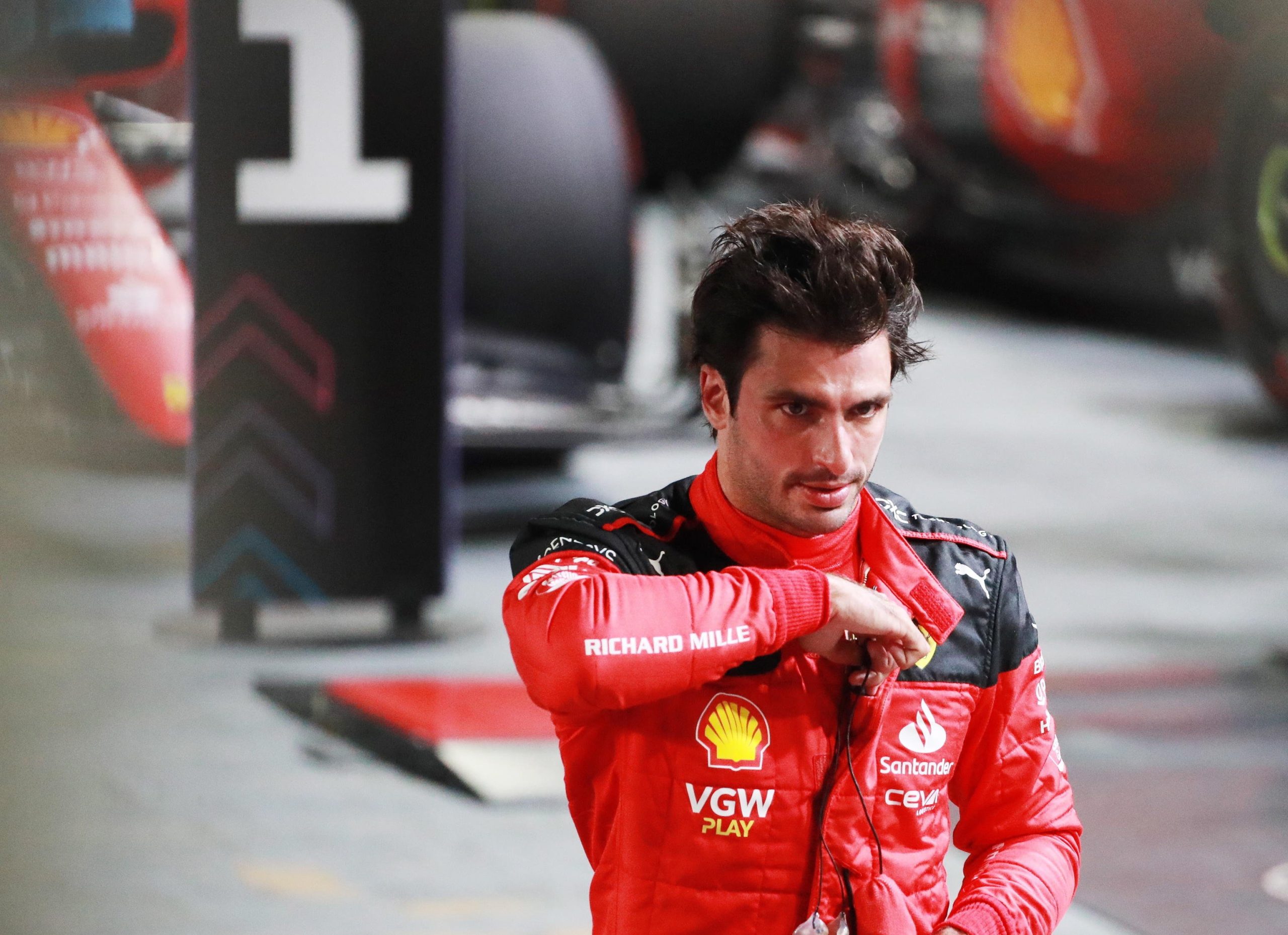 La Ferrari torna a vincere: Sainz trionfa a Singapore La Ferrari torna a vincere: Sainz trionfa a Singapore