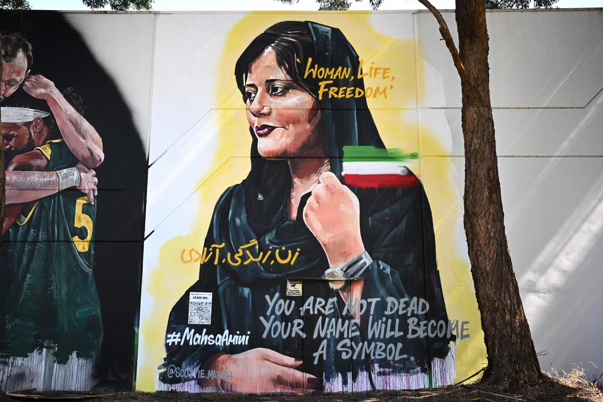 Mahsa Amini, morta in un Iran oggi uguale ad un anno fa
