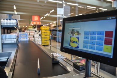 Istat: cala l’inflazione più delle previsioni, al 5,4%