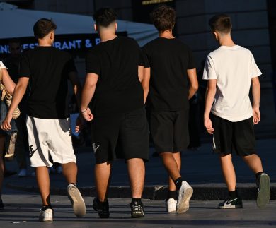 Milano, baby gang egiziana aggredisce due fidanzati per rapinarli: 7 arresti