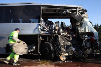 Incidente stradale a bus di migranti; due morti e 25 feriti