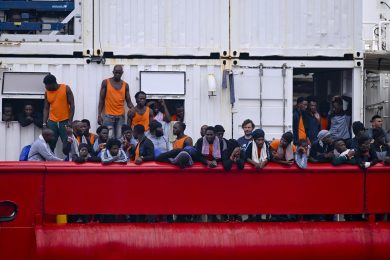 Germania e Francia, stop ad accoglienza migranti dall’Italia