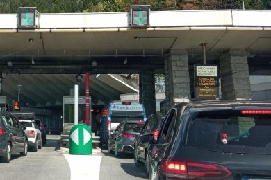 Monte Bianco, rinviata al 2024 la chiusura per lavori del traforo