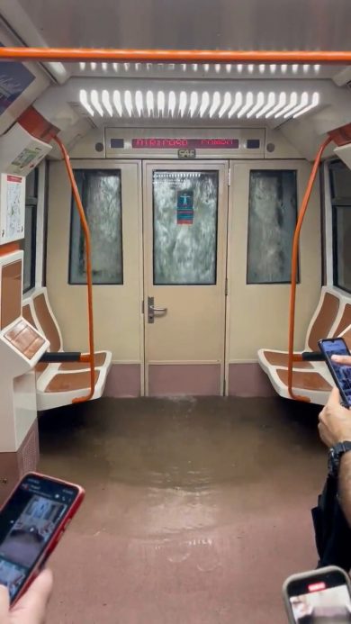 Maltempo a Madrid, l’acqua allaga la metropolitana | video