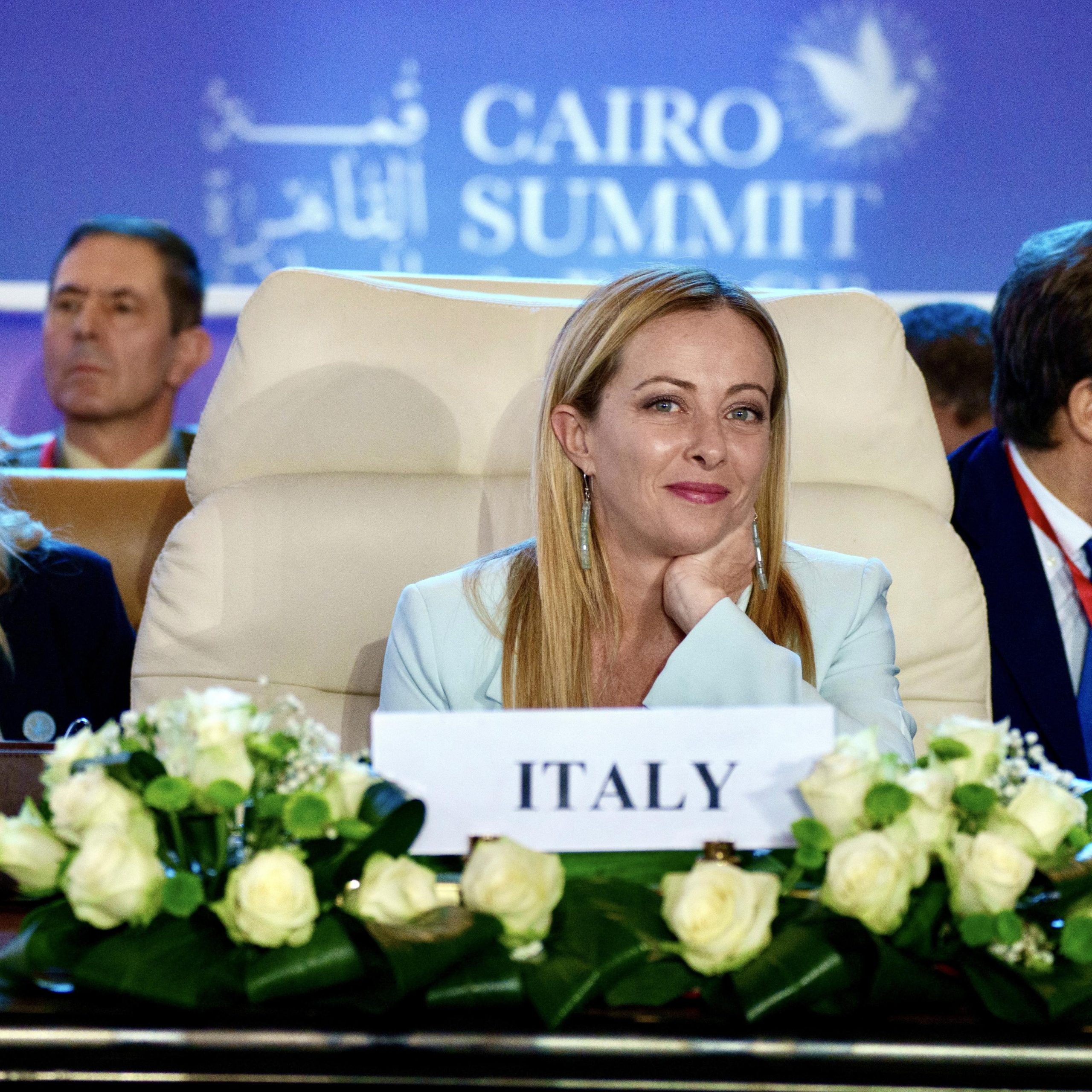 Meloni che lascia Giambruno conquista i social