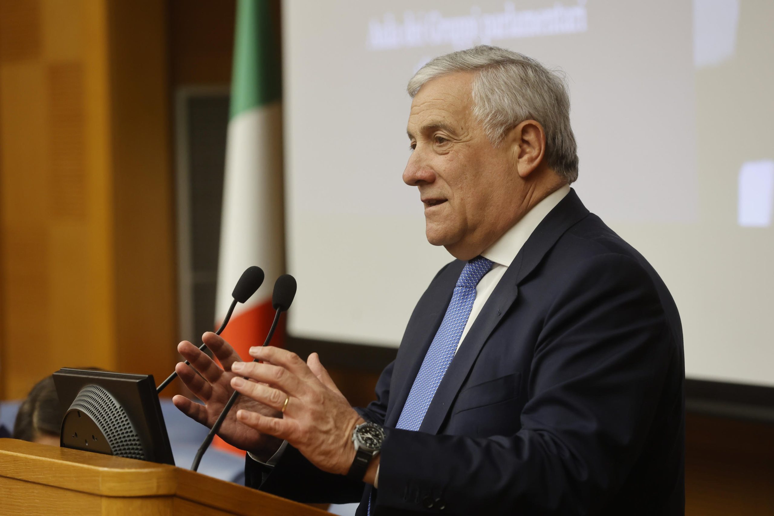 Tajani: “Nessun segnale di rischio attentati in Italia” Tajani: “Nessun segnale di rischio attentati in Italia”