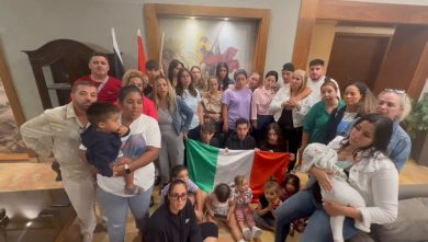 Italiani bloccati a Gerusalemme lanciano l’appello: «Fateci tornare» | video