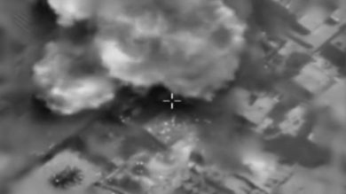 Gli aerei di Israele distruggono centro di comando di Hamas | video