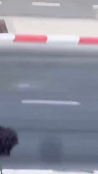 Sderot, uomini di Hamas sparano sulla gente | video