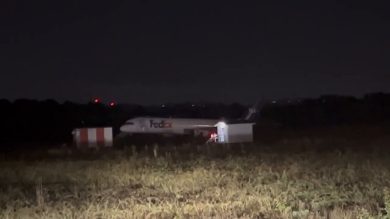 Atterraggio senza carrello per un aereo negli Usa | video