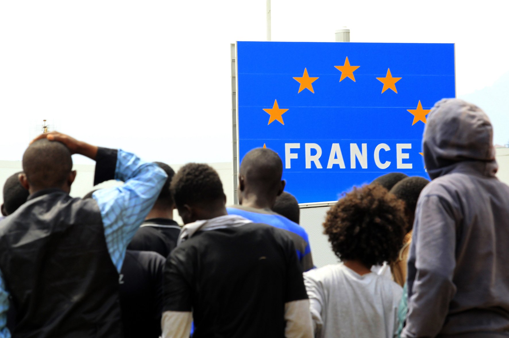 L’Europa che censura l’Italia e poi usa le maniere forti