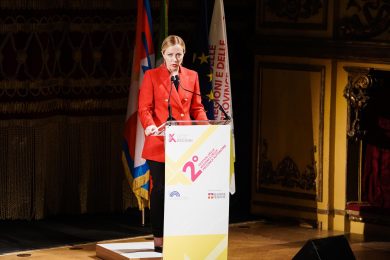 Meloni: «Difficile gestire la questione migranti: è esplosiva»