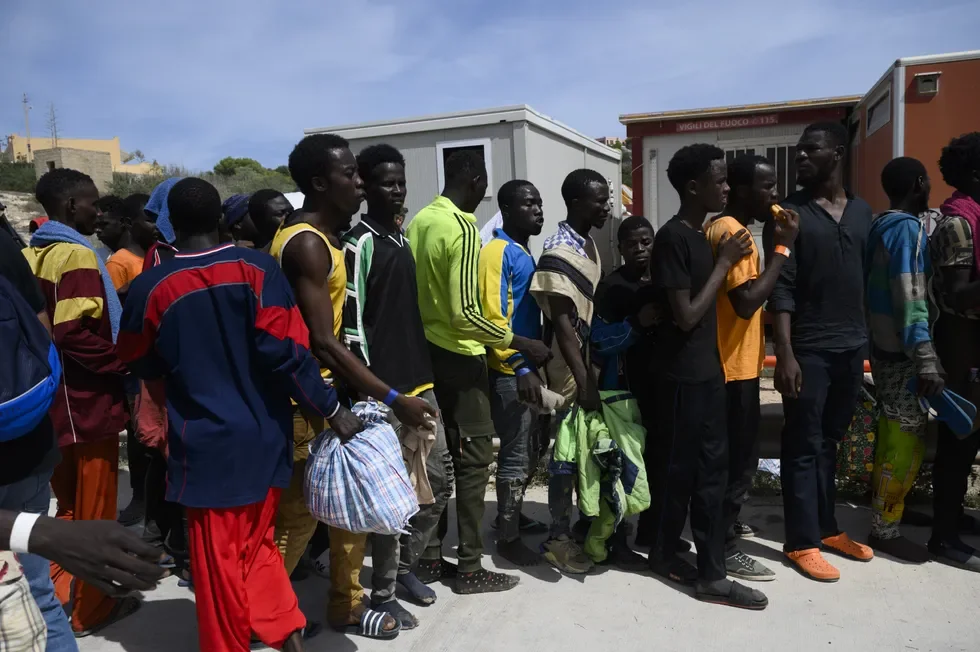 Per i giudici i diritti dei migranti valgono più di quelli degli italiani Per i giudici i diritti dei migranti valgono più di quelli degli italiani