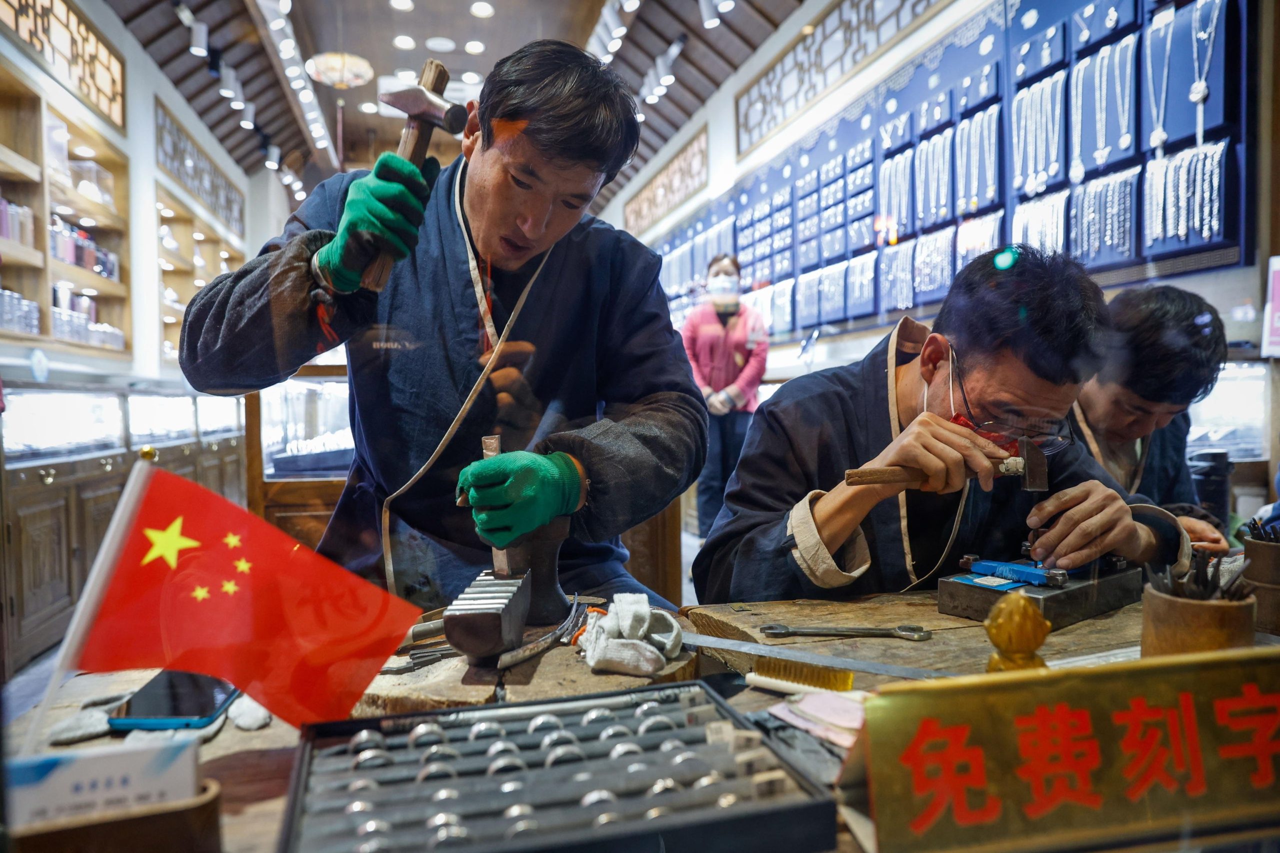 La Cina lancia le “24 iniziative” per riconquistare le società europee