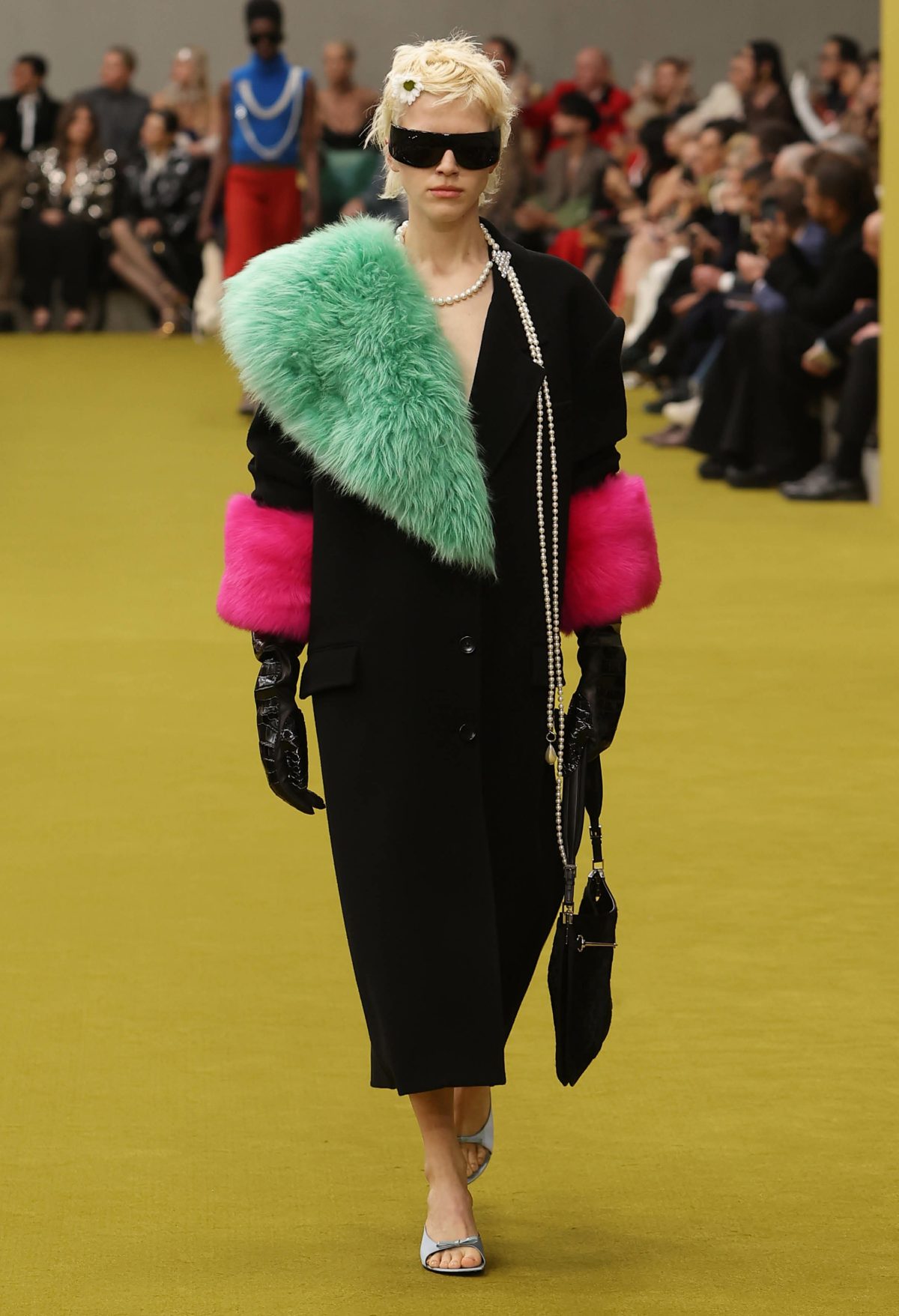 Galleria foto 'L’eleganza in un cappotto' - foto 4